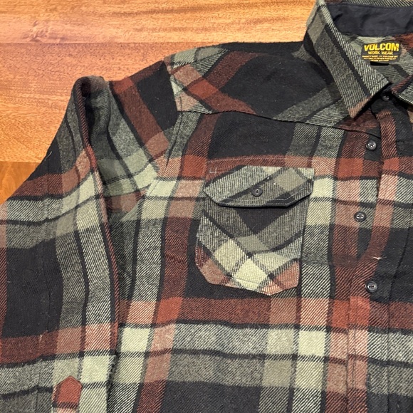 Volcom Multi-Color Plaid Button-Up Shirt Size L - Picture 5 of 9